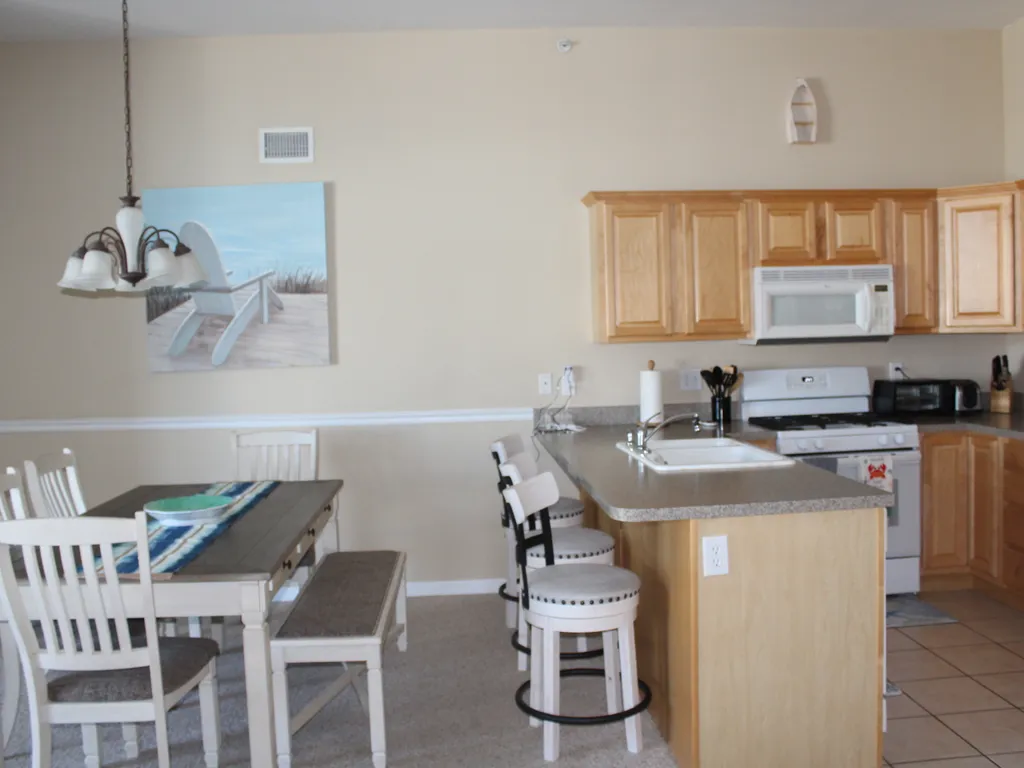 Dining area- Table and counter stools