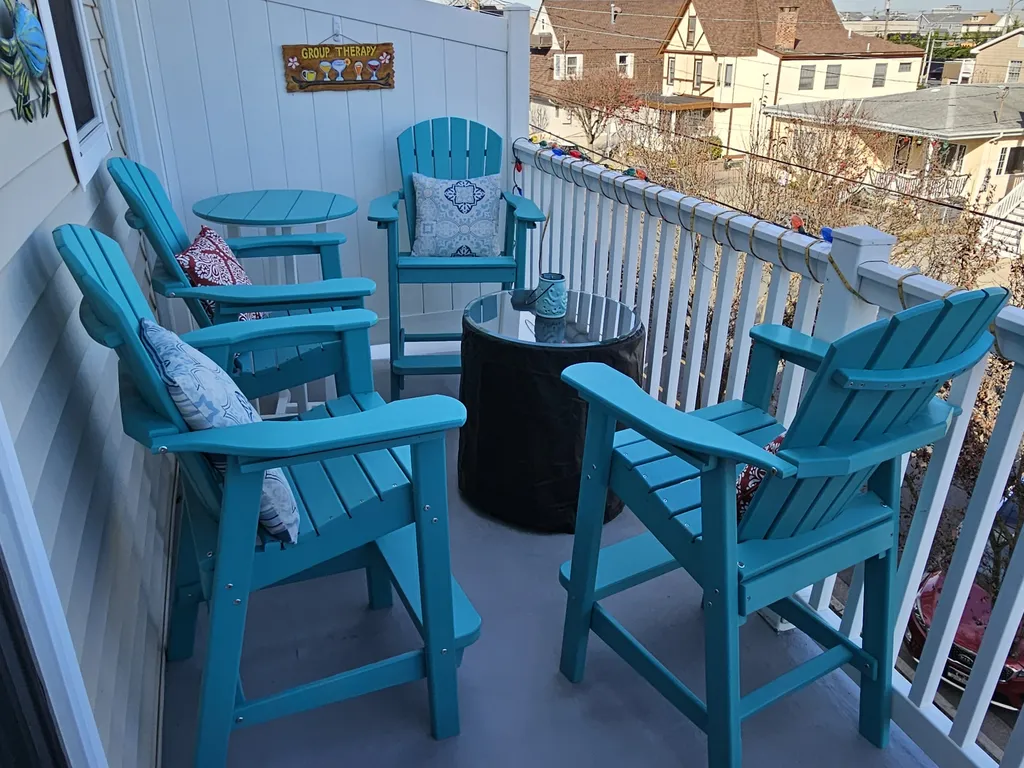 Front Balcony with lighting