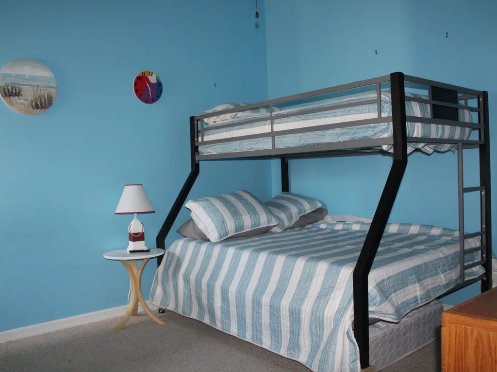 3rd Bedroom- bunk bed - double on the bottom