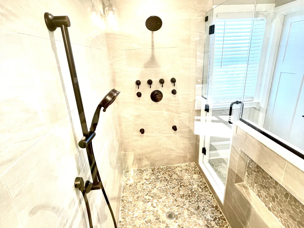 Primary shower