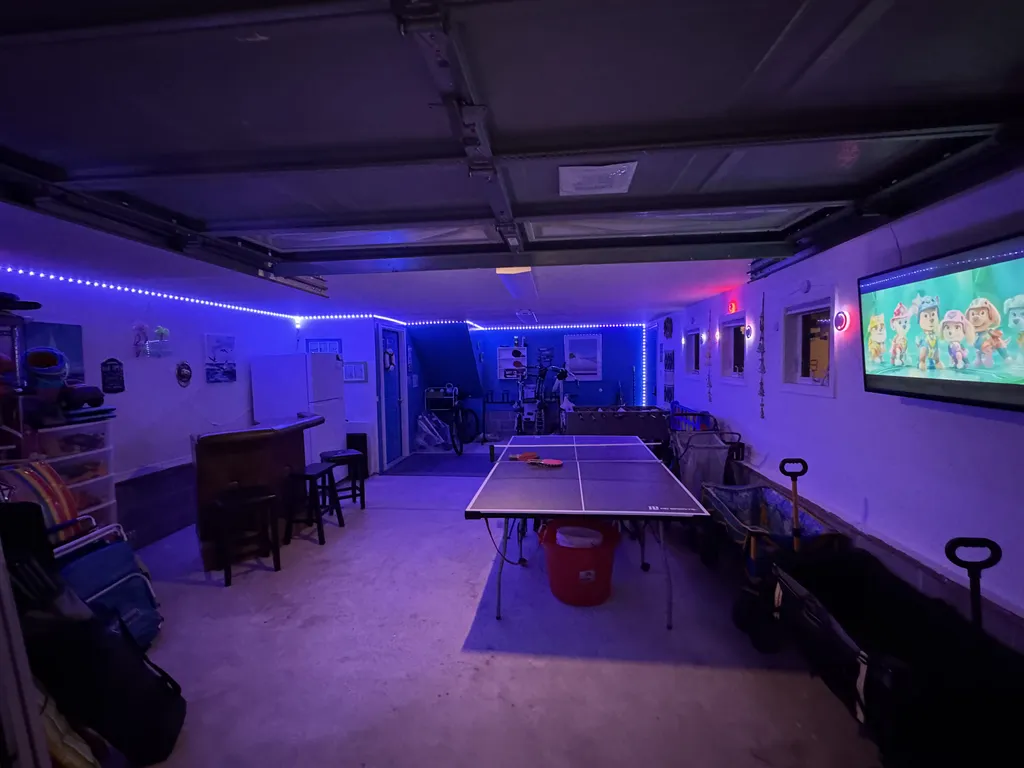 Garage/Game Room