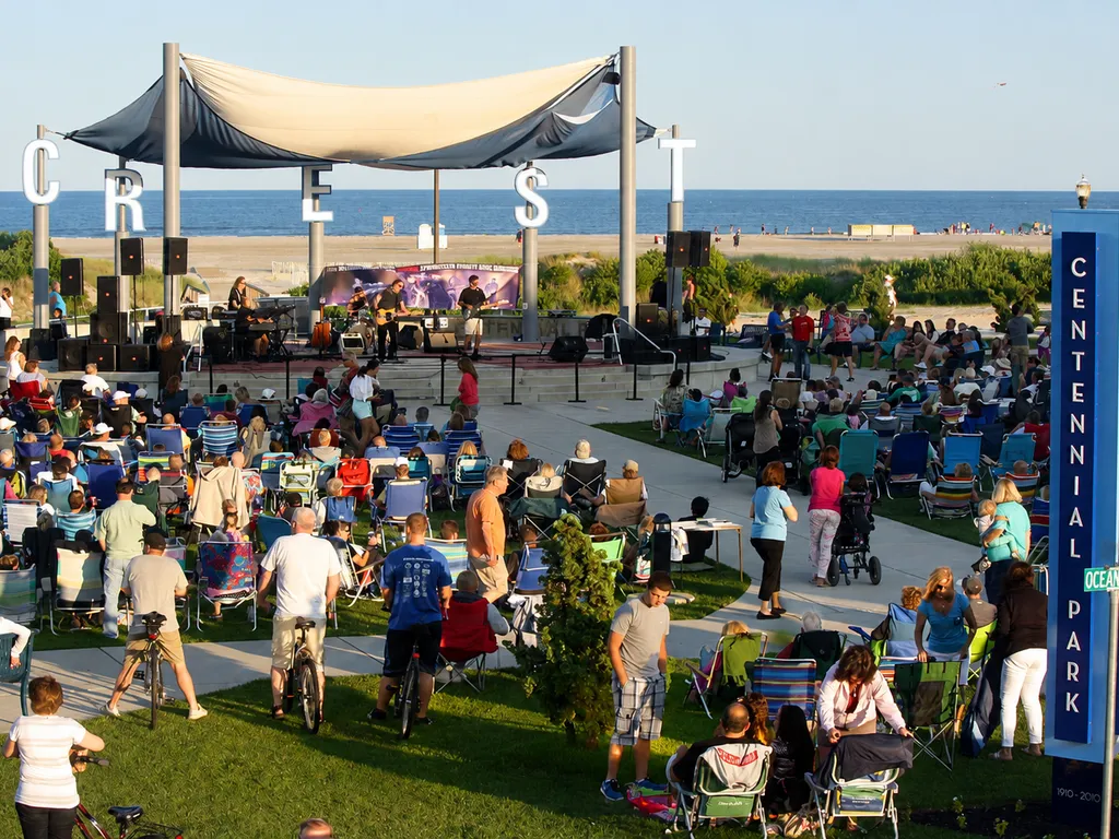 5 Minute Walk to Free Concerts in the Park