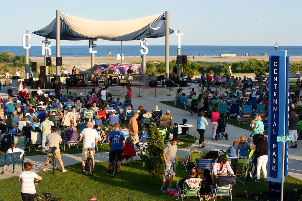 5 Minute Walk to Free Concerts in the Park