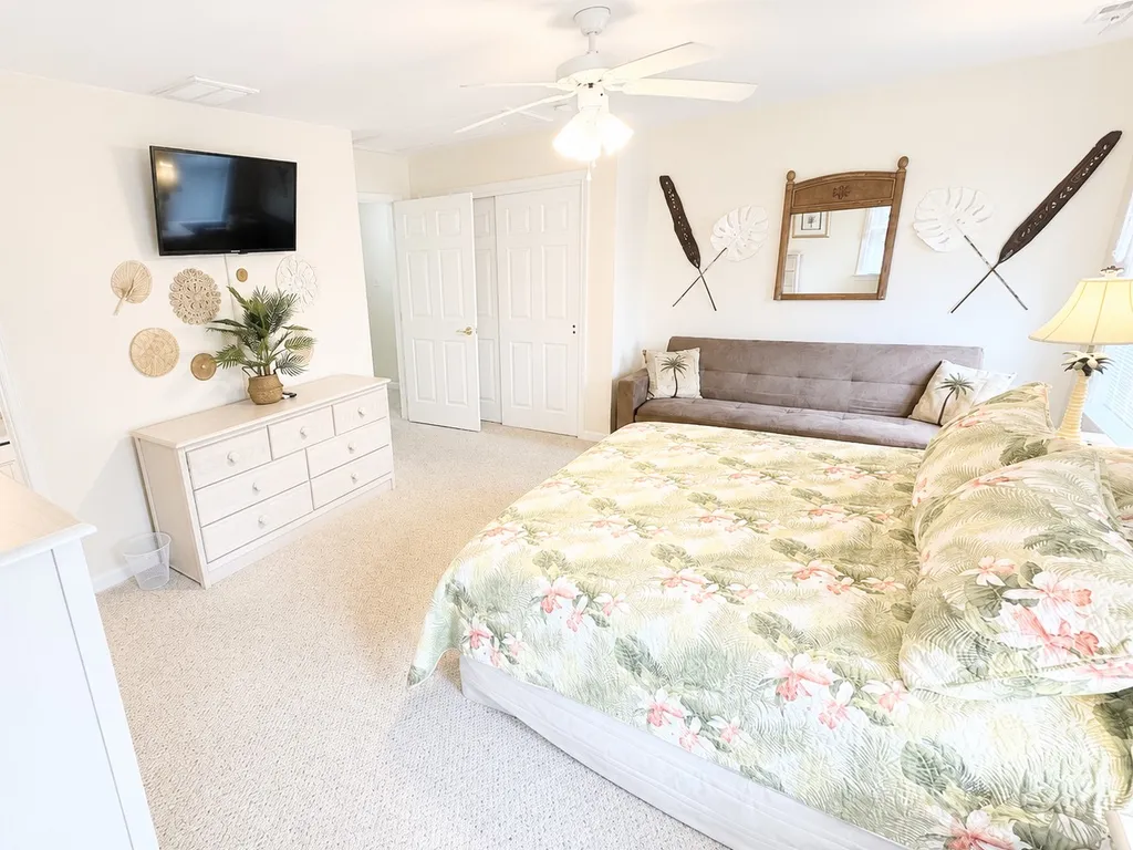 3rd Floor Primary/Master Bedroom