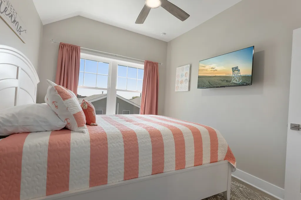 4th Bedroom with plush Queen beds