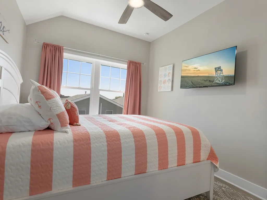 4th Bedroom with plush Queen beds