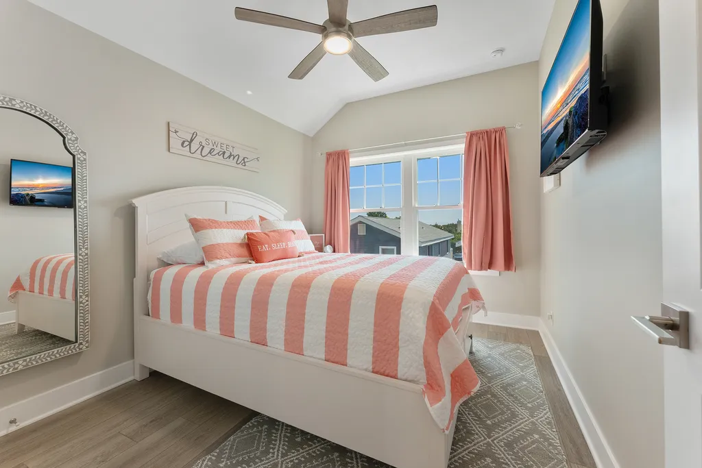 4th Bedroom with plush Queen beds