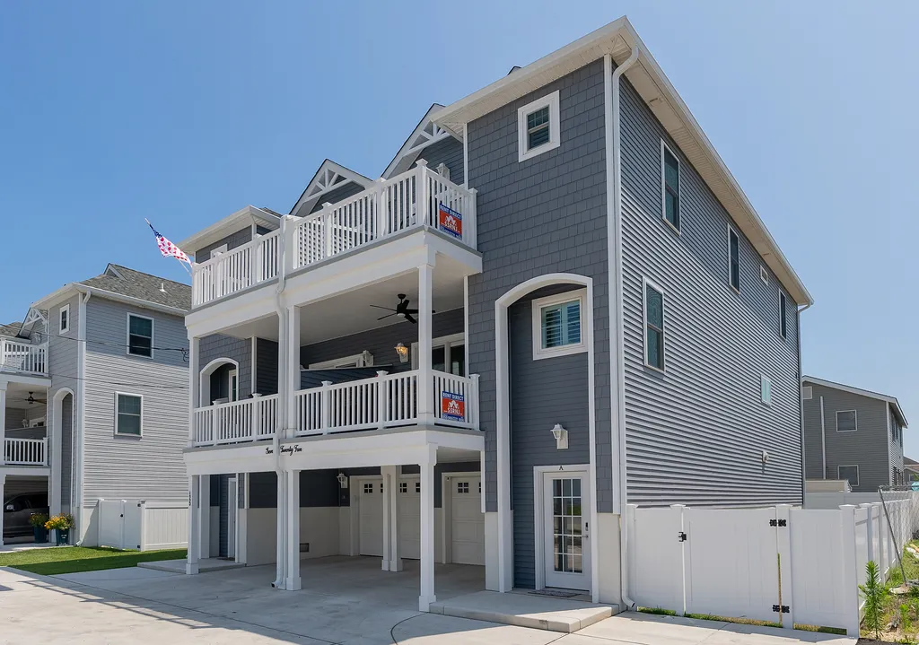 Brand new 3 story townhome - right side - up and down