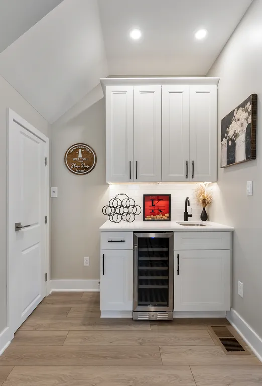 Wet bar and wine fridge