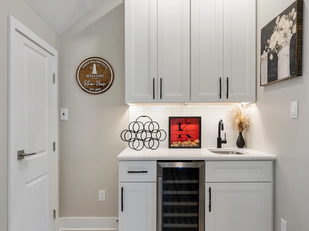 Wet bar and wine fridge