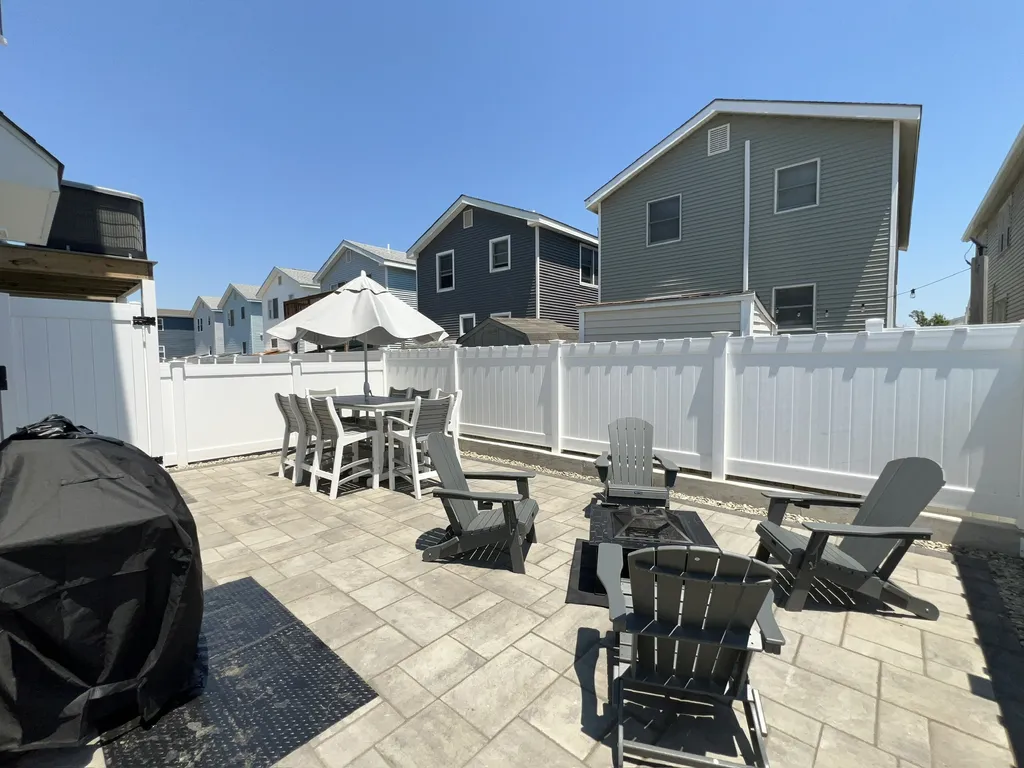 Newly renovated private yard.