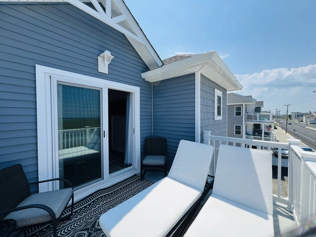 Private deck off of master bedroom stunning sunsets