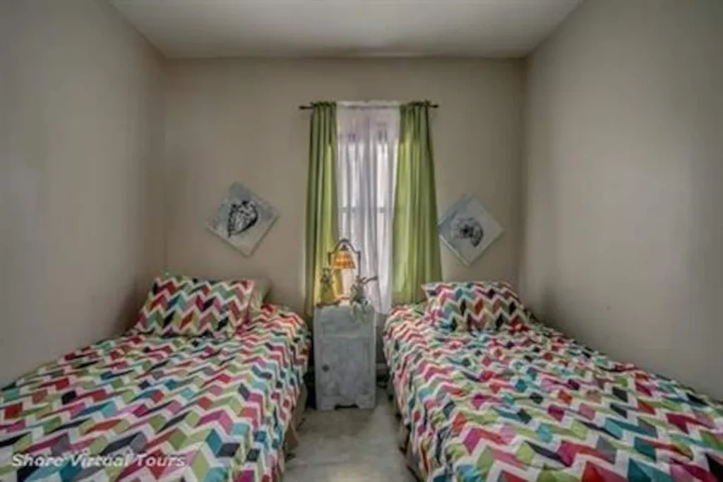 Bedroom 2 - Twin Beds 