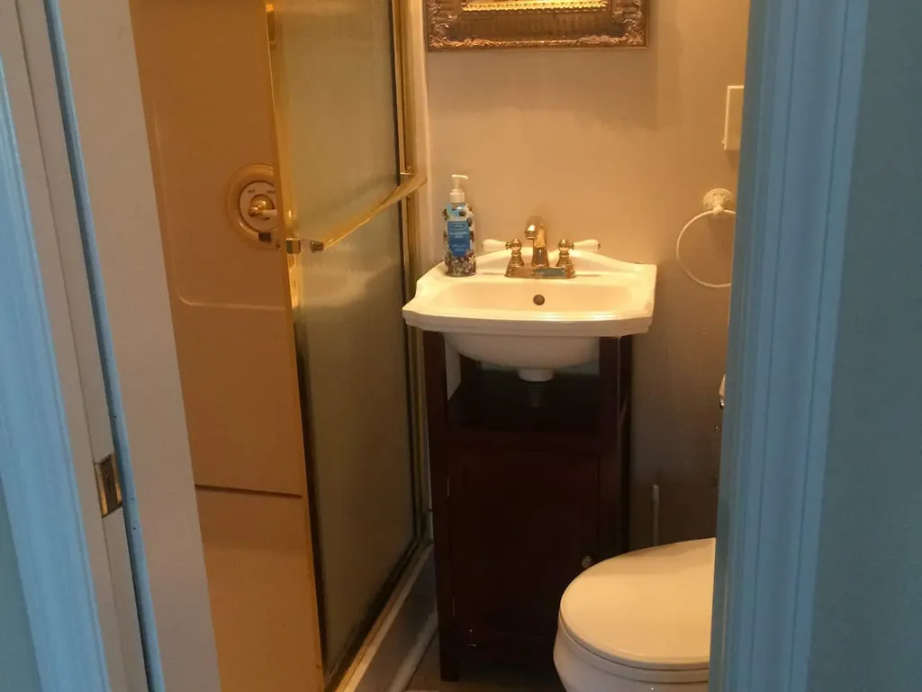 Bedroom 3 private bath