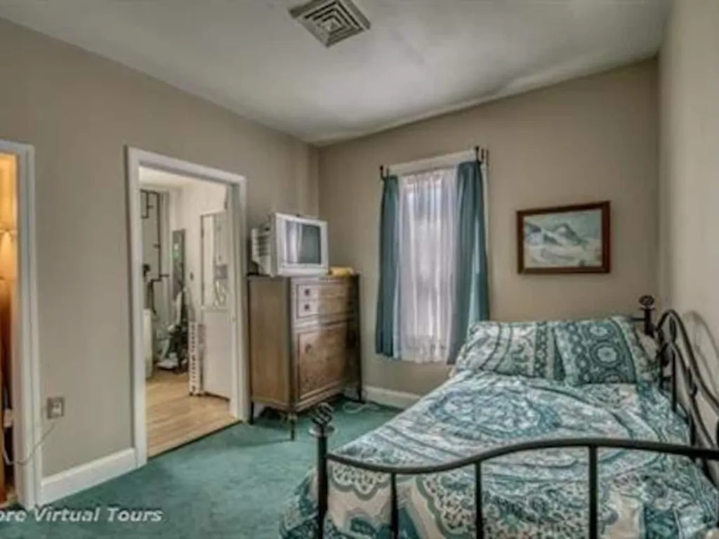 Bedroom 4 with trundle bed 2 twin beds 