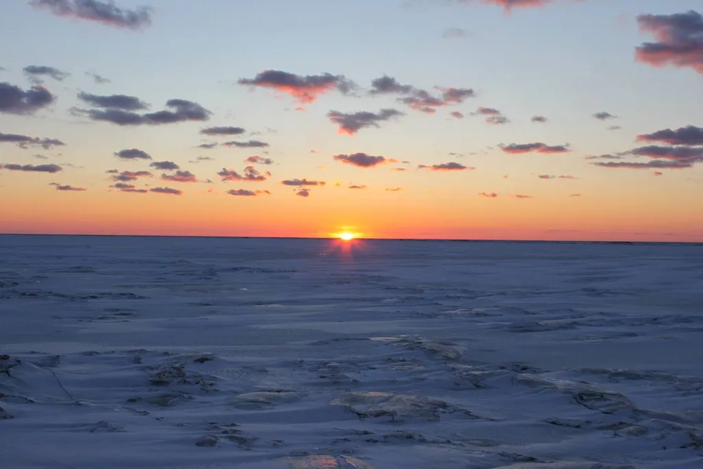 Winter scene frozen bay2