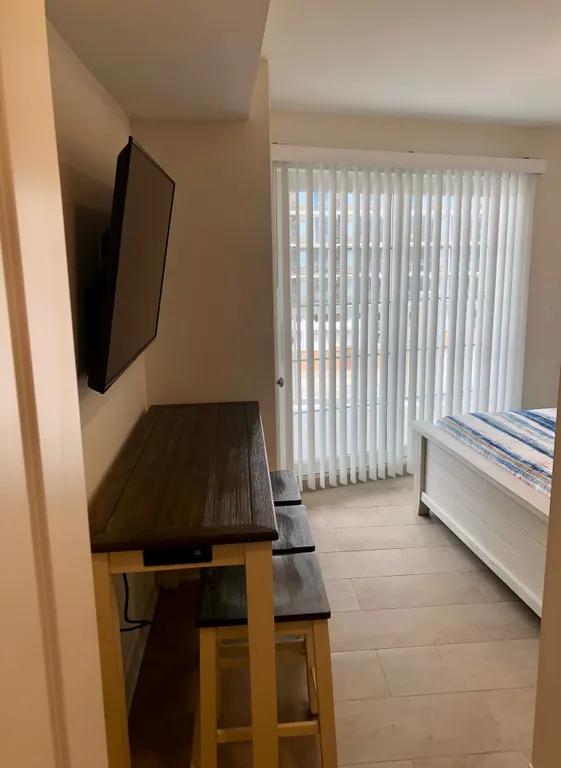 Master Bedroom &amp;quot;work&amp;quot; bar