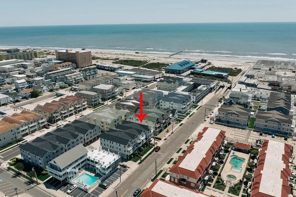 Top Floor Condo behind the Red Arrow