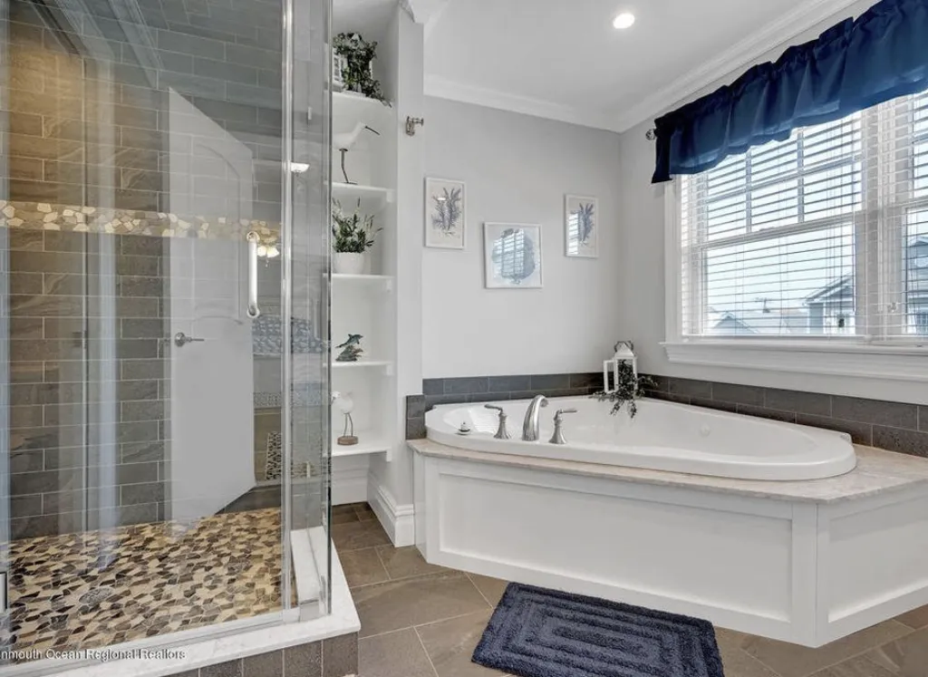 Master bathroom 