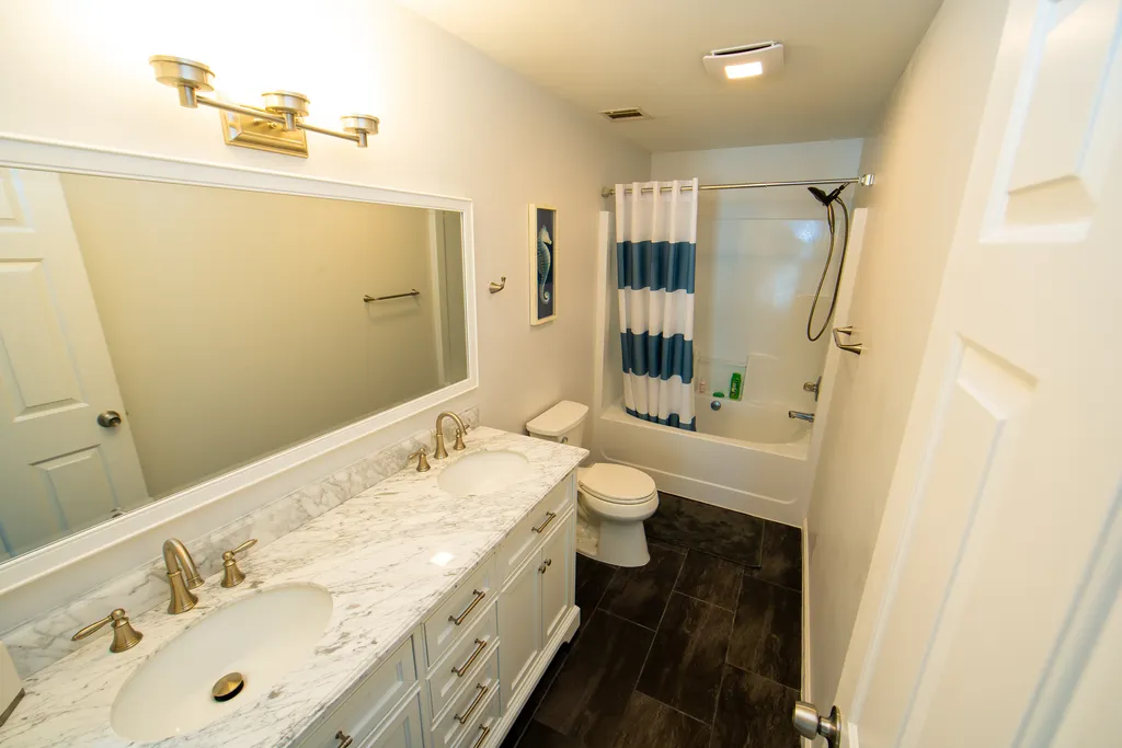 Master bathroom 