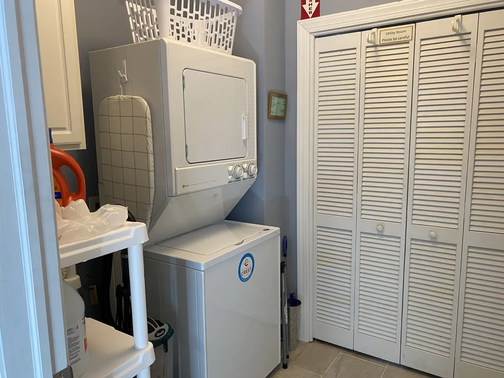 Laundry room off kitchen