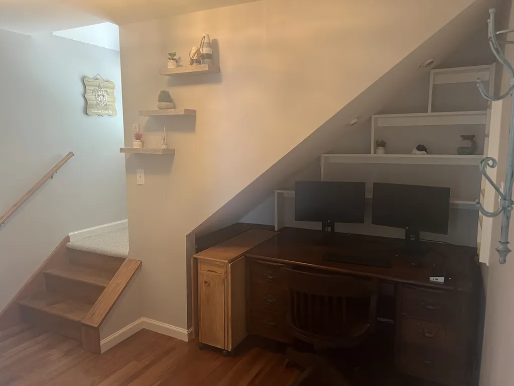 Little nook with desk on first floor
