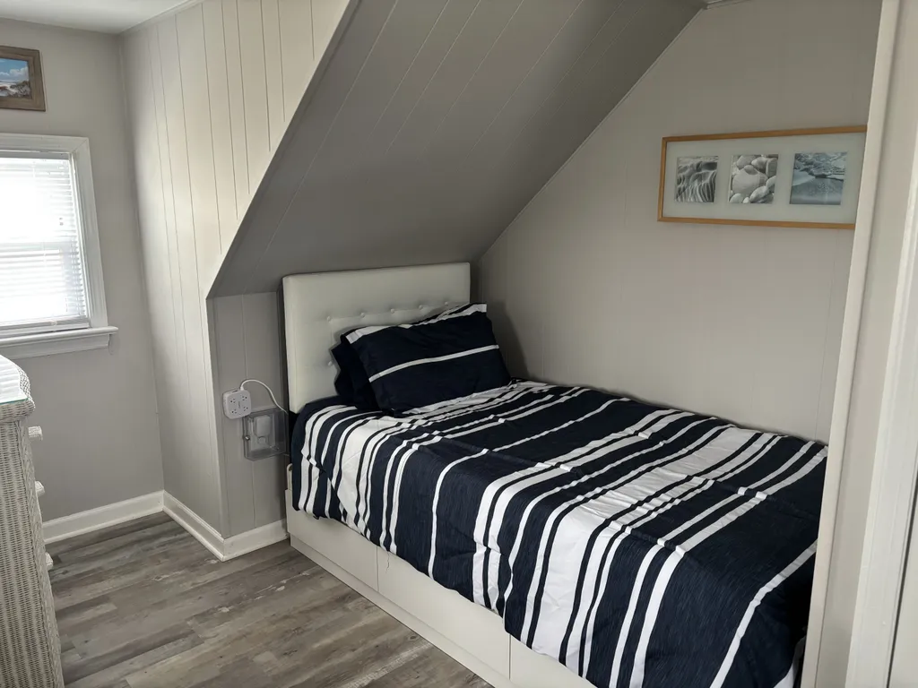 Upstairs twin