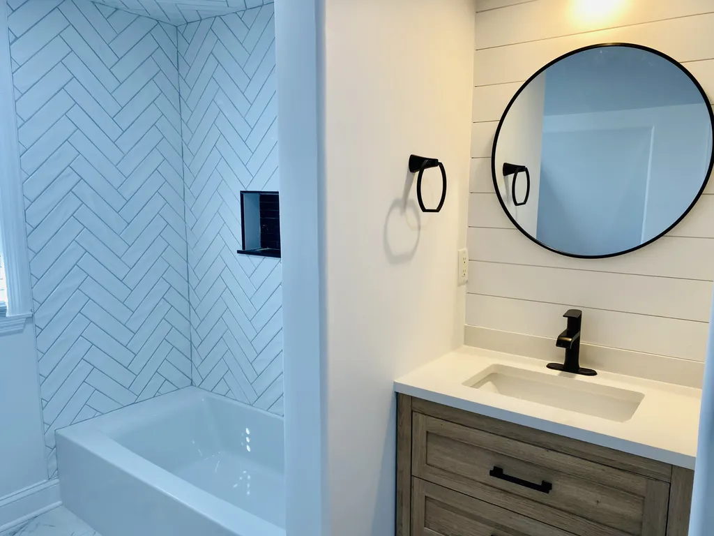 2nd Bathroom