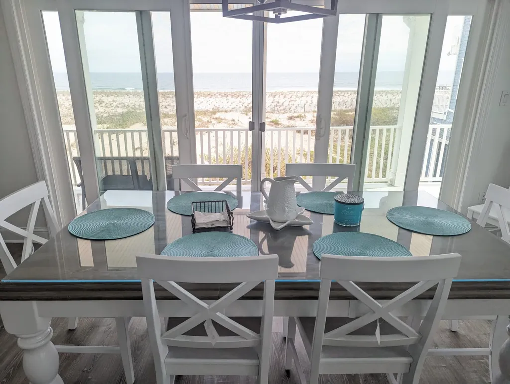 Dinning Rm with Ocean View