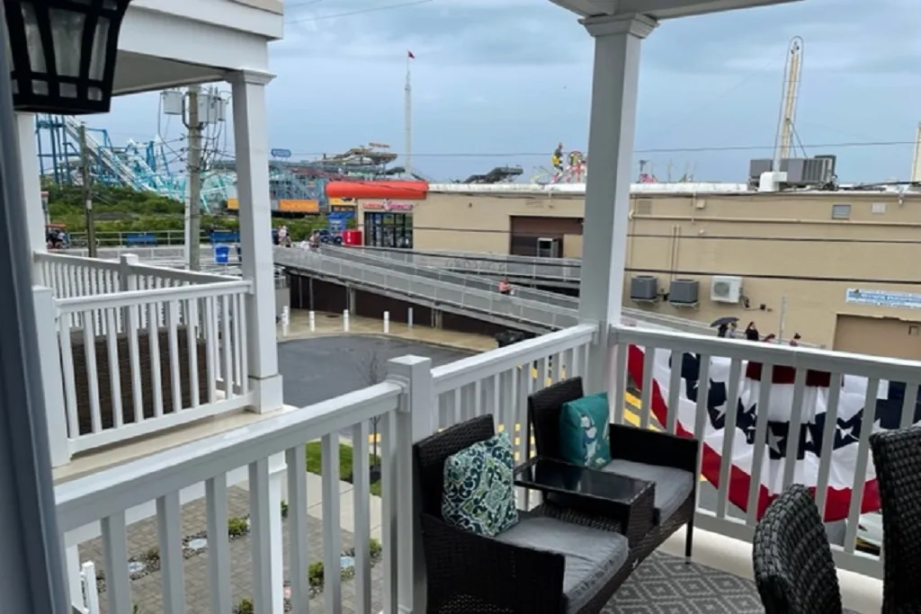 2nd floor Deck