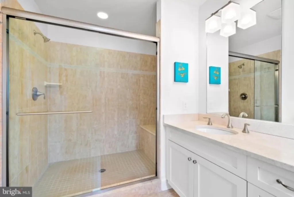 Master Bath - Walk in shower w/ bench