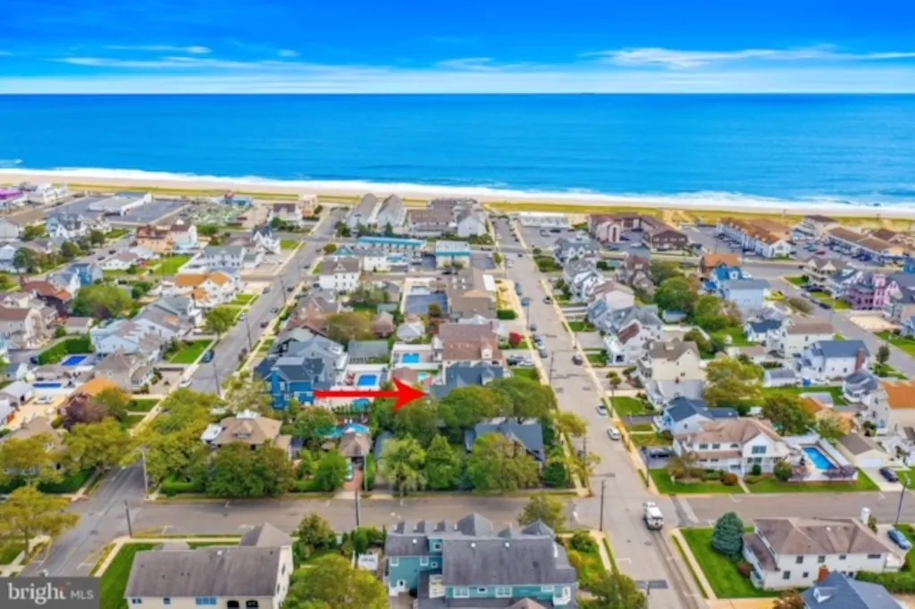 1 1/2 blocks from the ocean