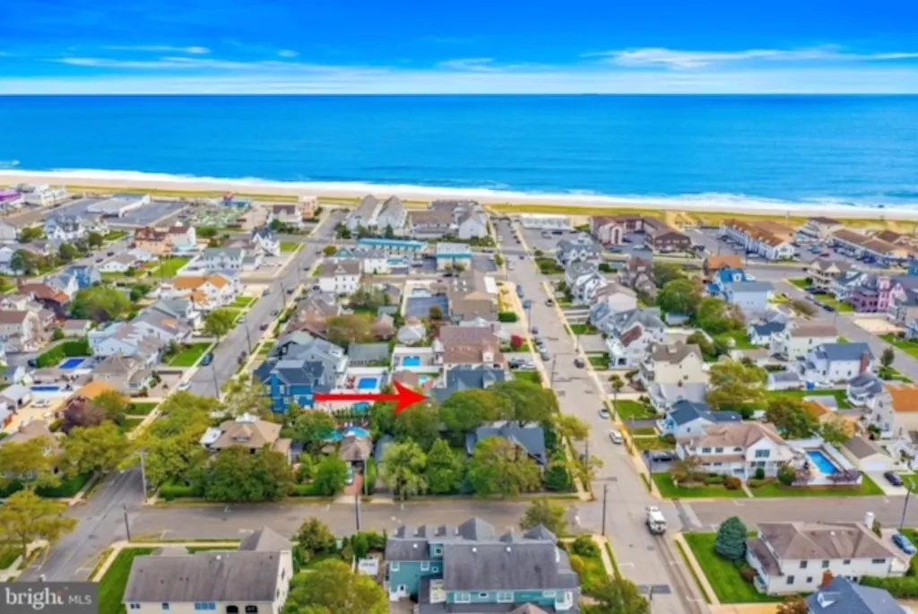 1 1/2 blocks from the ocean