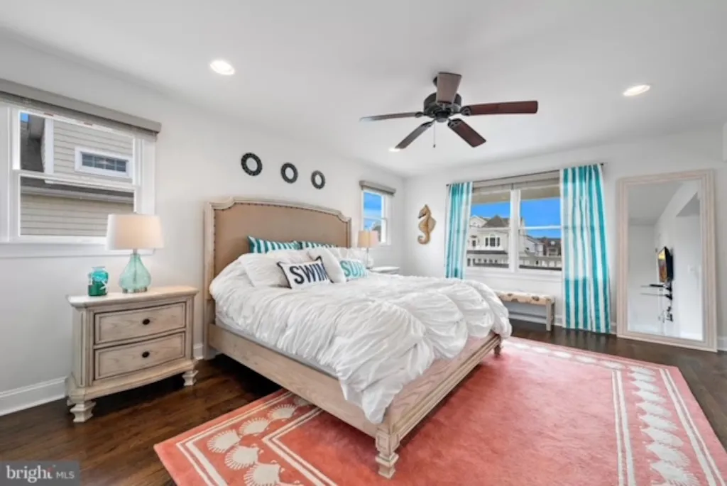 Master Bedroom - King Bed