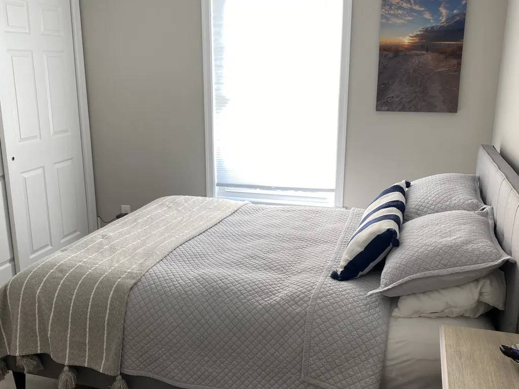 Second bedroom - Queen bed