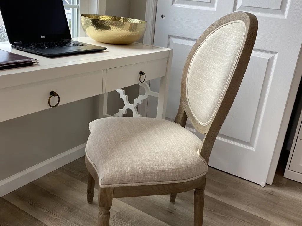 Desk station