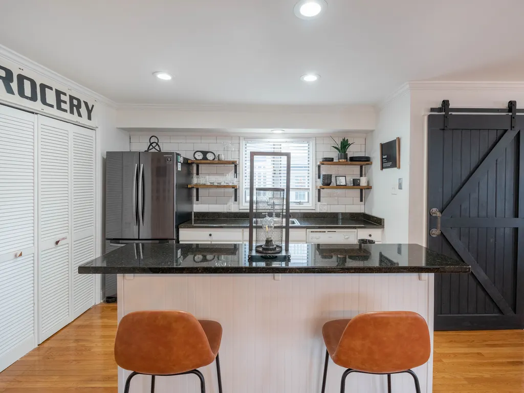 Eat in Kitchen