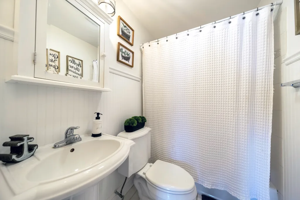 Full Bath/Shower