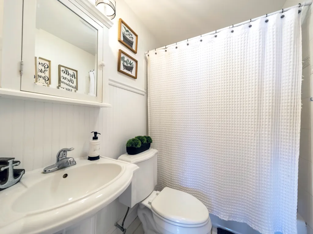 Full Bath/Shower