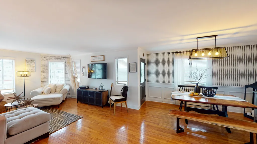 Family Room/Dining Area