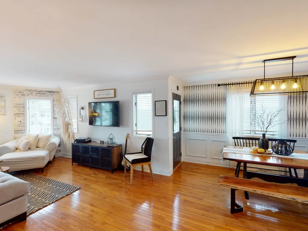 Family Room/Dining Area