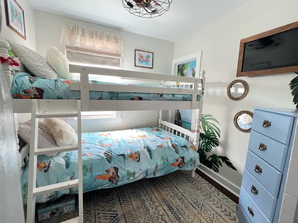 2nd Floor Bunk Room