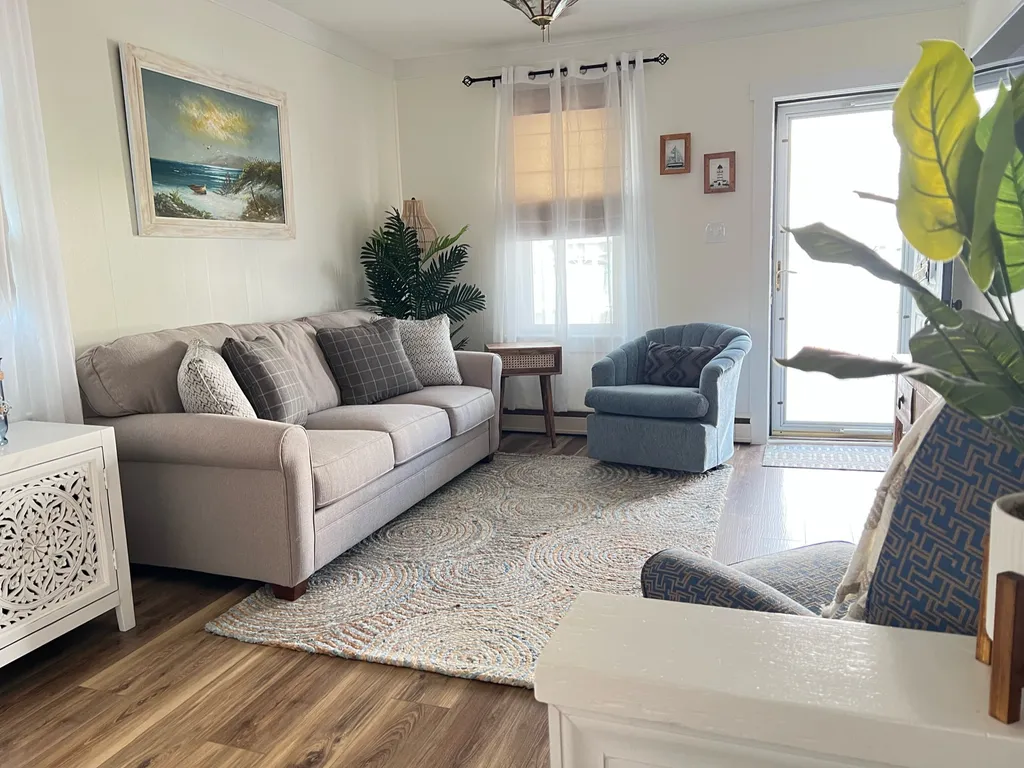 1st Floor Living Room