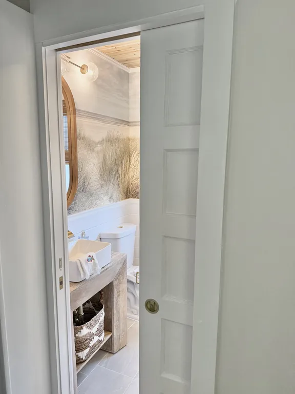 1st Floor Front Bathroom
