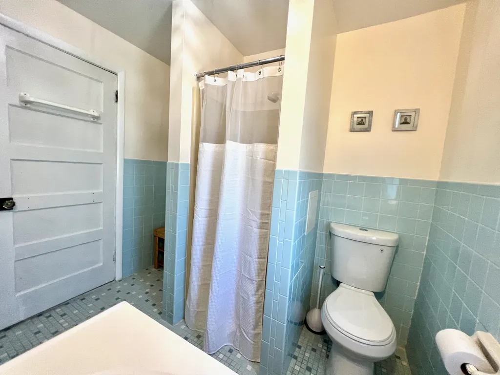 2nd Floor Bathroom
