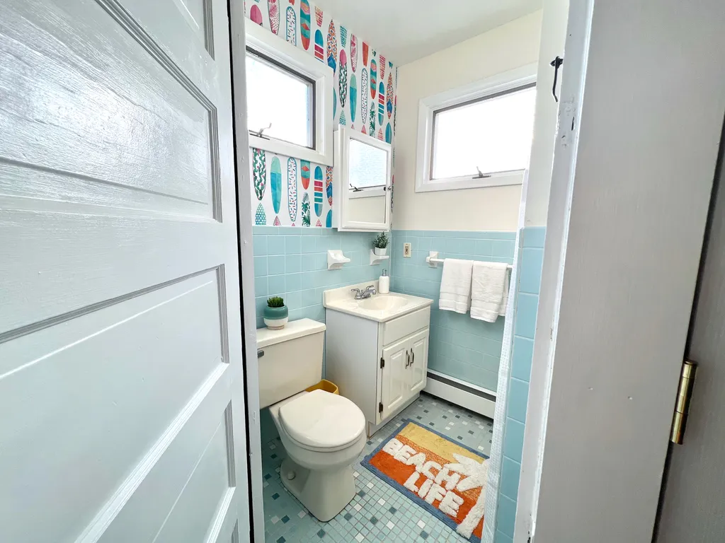 1st Floor Rear Bathroom
