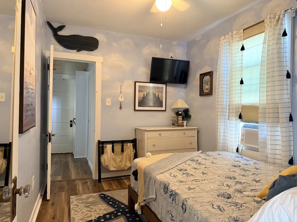 1st Floor Middle Bedroom