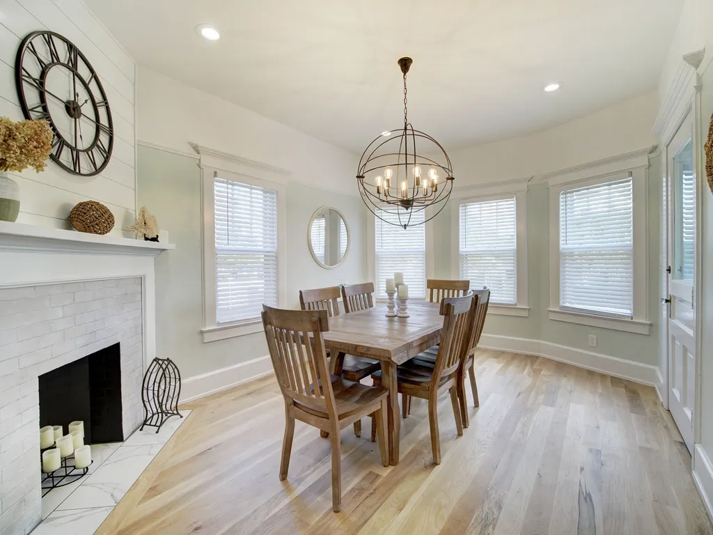 Large Dining room