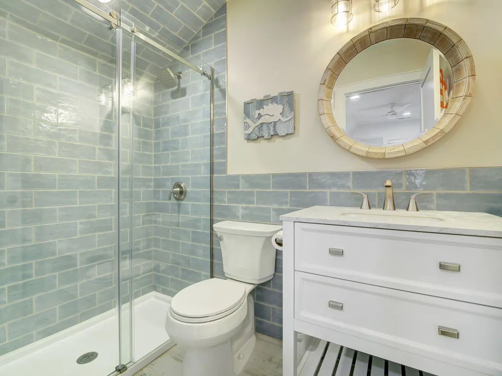 Primary Bedroom Bathroom