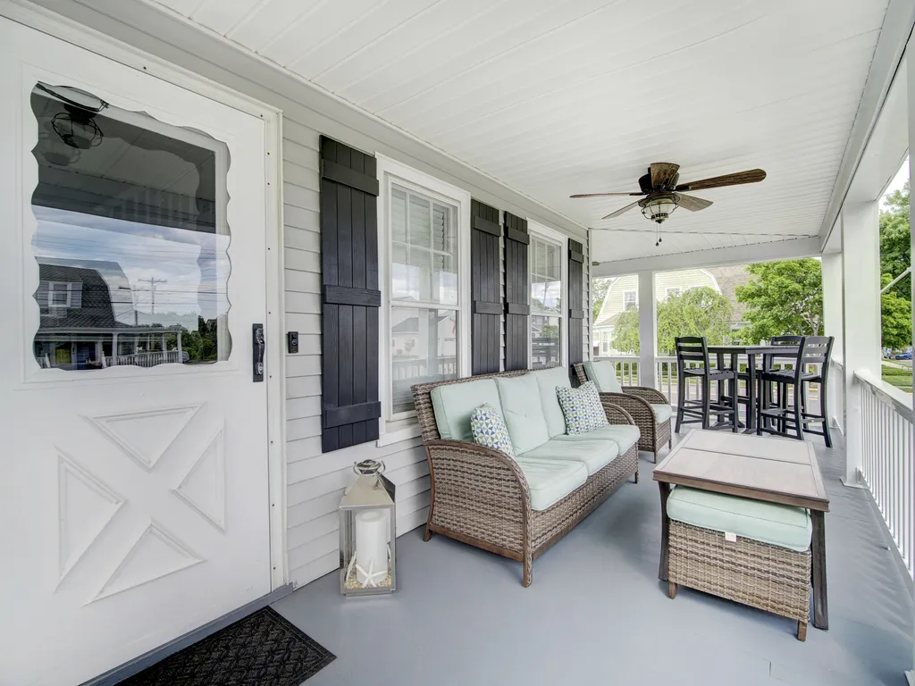 Huge wrap around porch with an ocean breeze